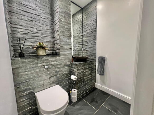 4 bed Detached for sale Image 11
