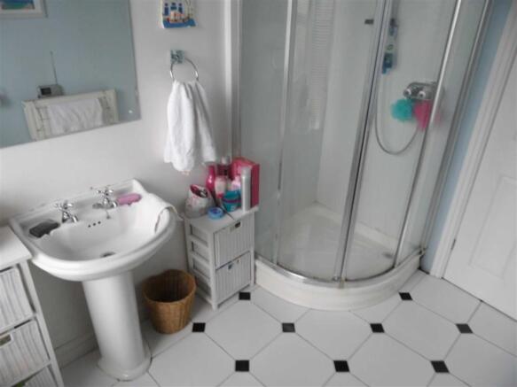 Bathroom / WC: