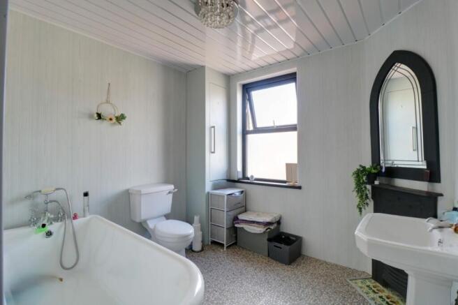 Bathroom 1.1