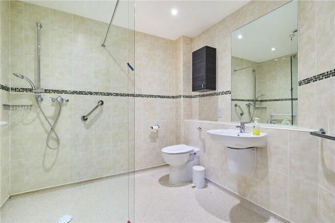 2 bed Apartment for sale Image 8