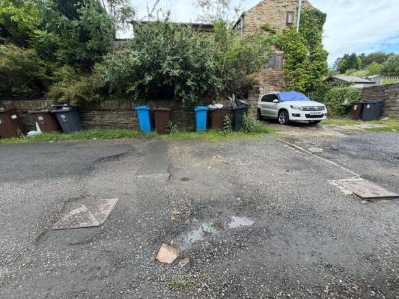 3 bed Terraced for sale Image 10