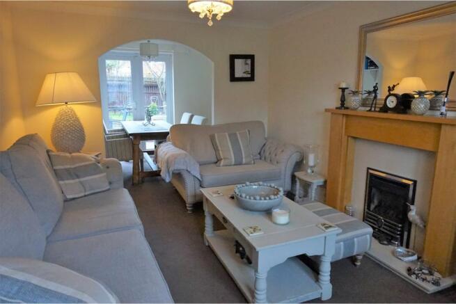 Lounge/Dining Room