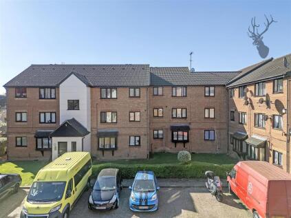 Plowman Close, London, N18