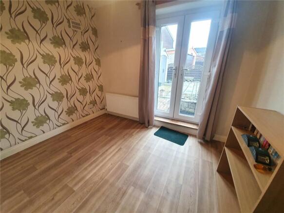 Bedroom 2/ Dining