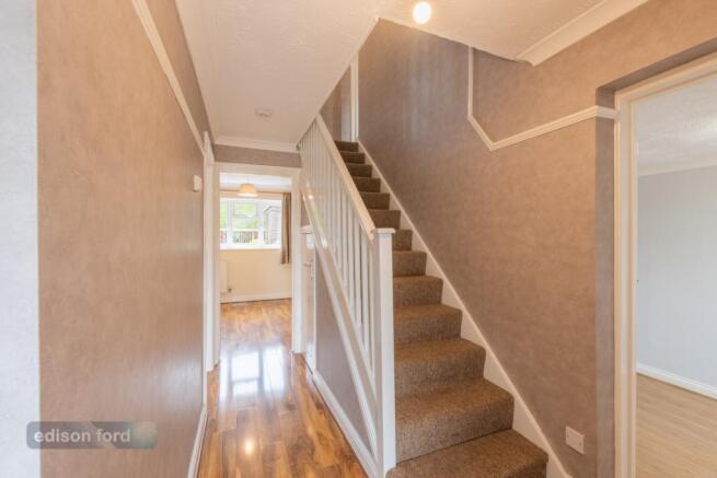 30 Cornwall Crescent (11)