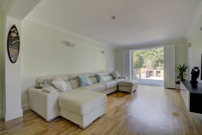 Lounge 3