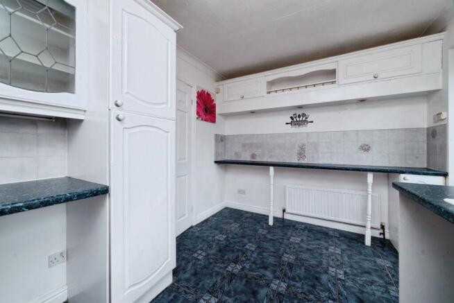 2 bed Semi-Detached for sale Image 6