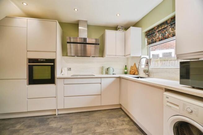 2 bed Semi-Detached for sale Image 5