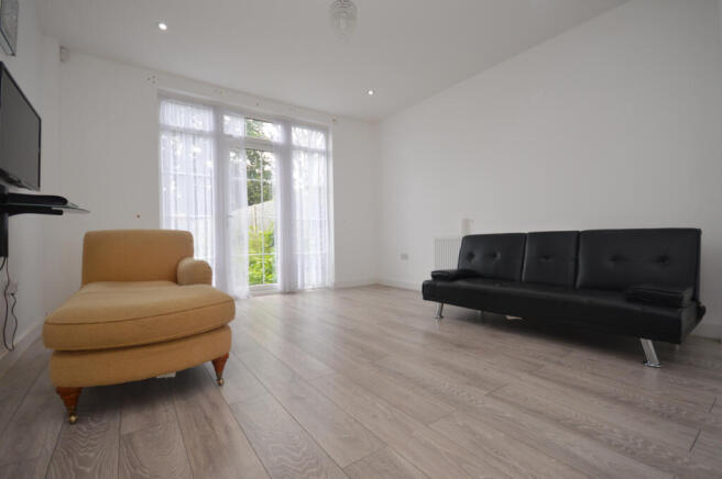 4 Bedroom Semi-Detached House to Rent