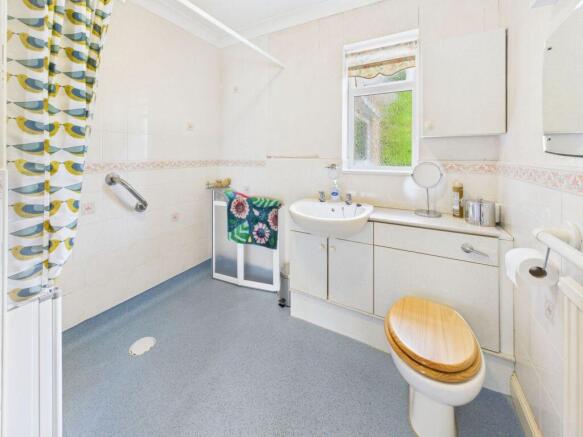 3 bed Detached Bungalow for sale Image 11