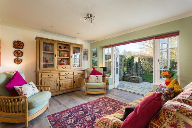 6 bed Detached for sale Image 4