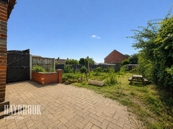3 bed Terraced for sale Image 10