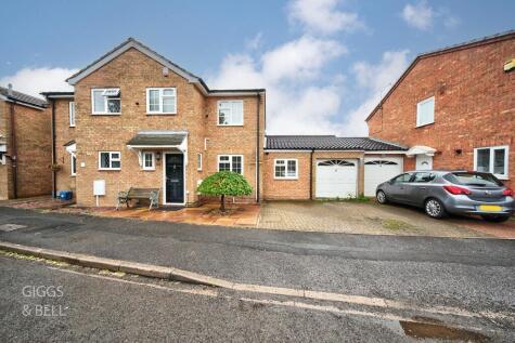 Laxton Close, Luton, Bedfordshire, LU2 8SJ
