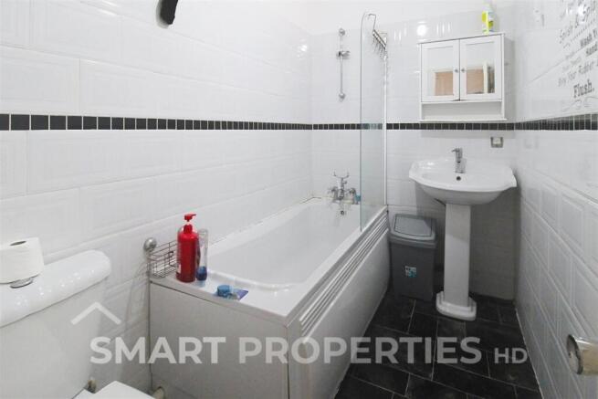 3 bed Terraced to rent Image 9