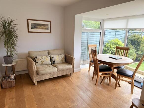 3 bed Semi-Detached to rent Image 6