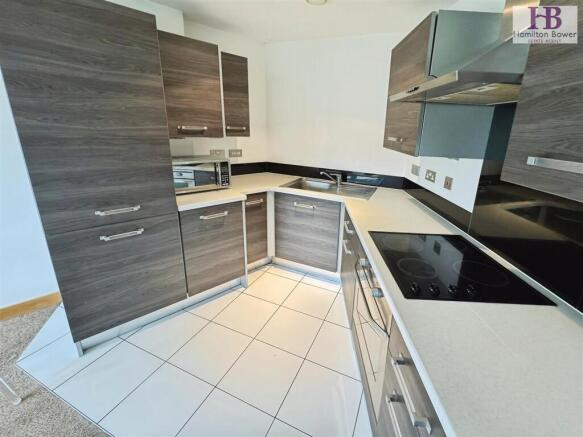2 bed Apartment to rent Image 4