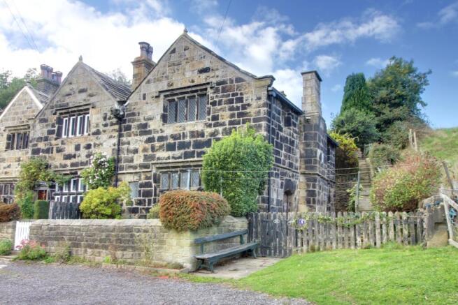 2-bed house on Hoyle House, Sowerby Bridge, £230,000