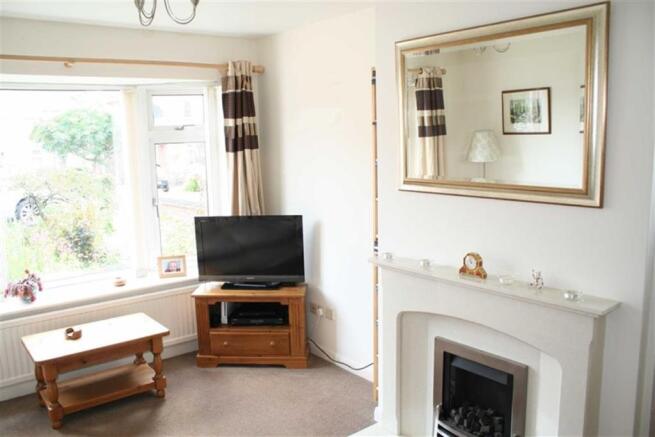 FRONT LOUNGE