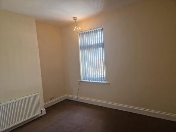 2 bed Terraced to rent Image 7