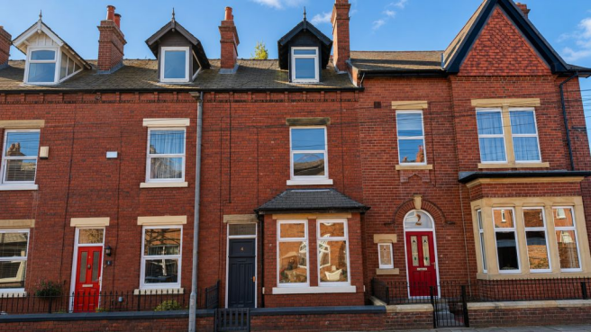 3 bed Terraced for sale in wakefield