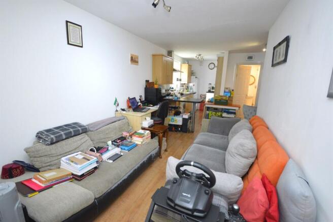 Kingsleigh Road, Stockport, SK4 photo 3