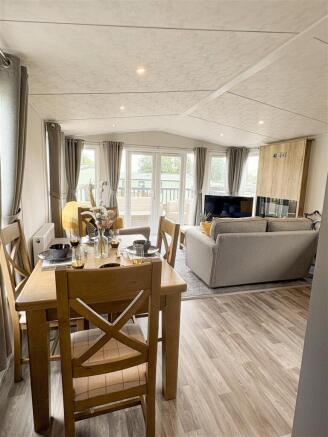 2 bed Chalet for sale Image 6