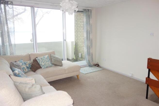 lounge area1.JPG