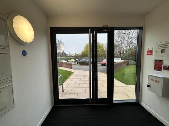 2 bed Apartment for sale Image 12