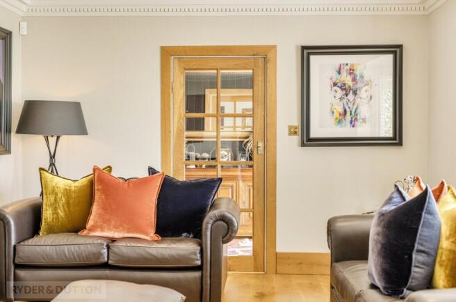 4 bed Detached for sale Image 7
