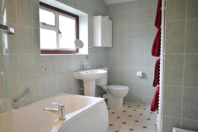 Bathroom 1.JPG