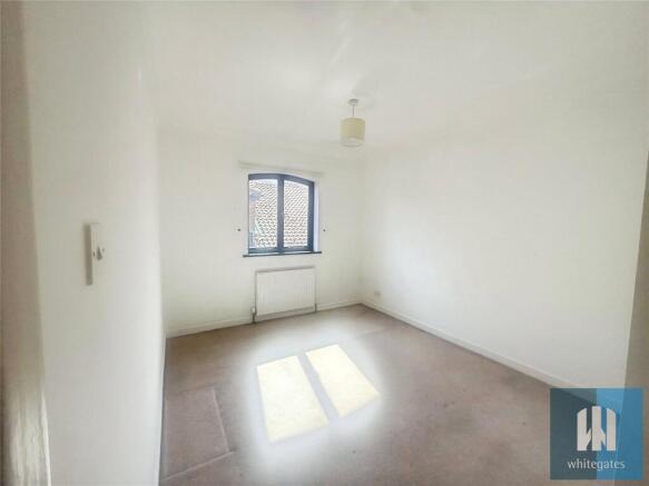 3 bed Apartment to rent Image 5