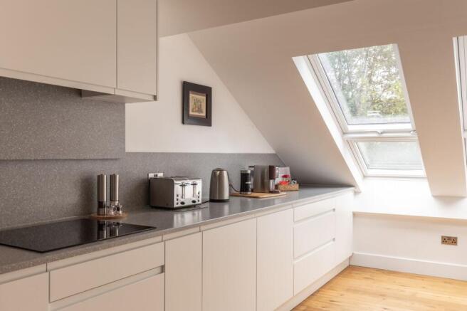 3 bed Apartment for sale Image 7