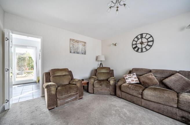 Ravel Gardens, Aveley, South Ockendon, Essex, RM15 4NH photo 3