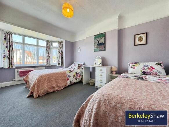 Bedroom 1 (2)