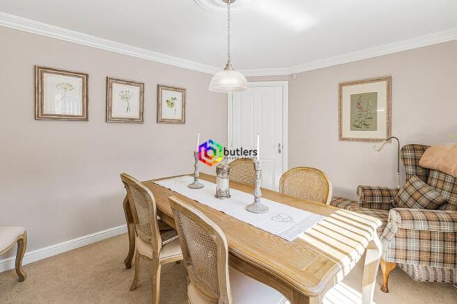 4 bed Detached for sale Image 10
