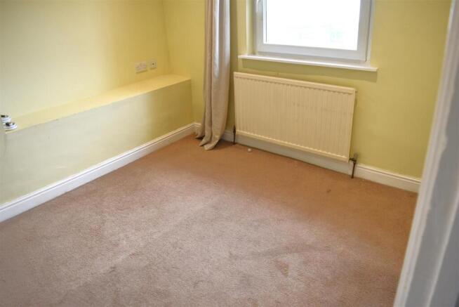 3 bed Flat for sale Image 10