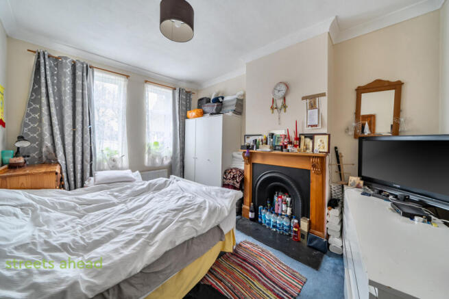 aec0e04a-2257-43b...