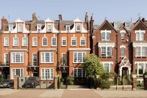 Clapham Common South Side, London, SW4