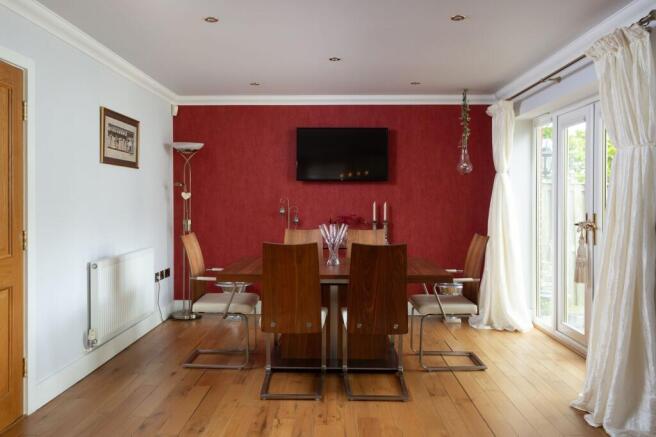 6 bed Detached for sale Image 7