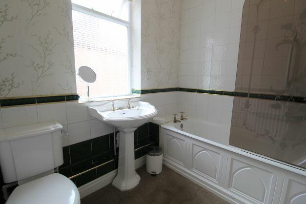 R Bathroom (2).jpg
