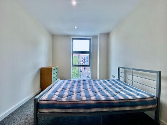 1 bed Apartment to rent Image 9