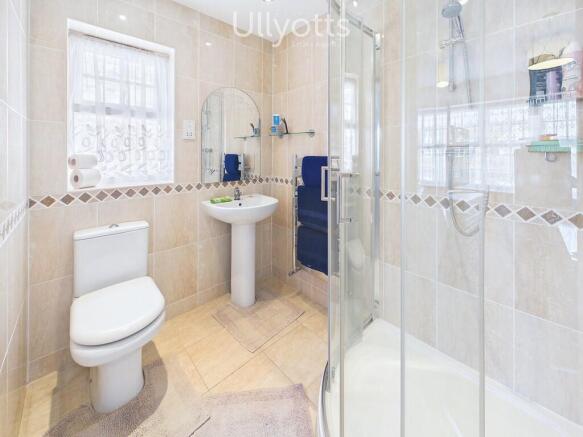 4 bed Detached for sale Image 12