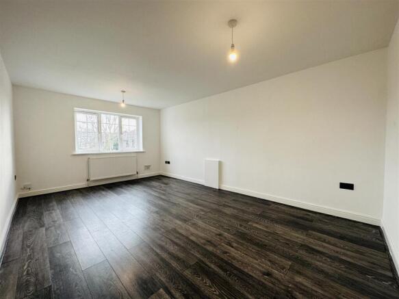 3 bed Semi-Detached for sale Image 9