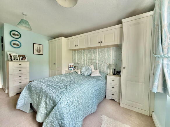2 bed Flat for sale Image 9