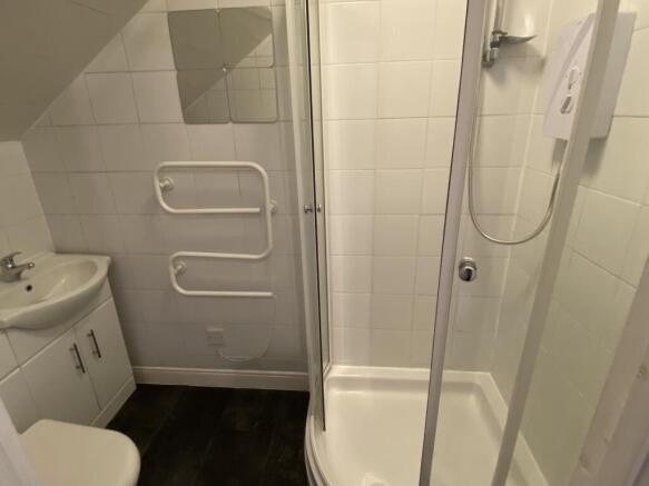 1 bed Apartment to rent Image 5