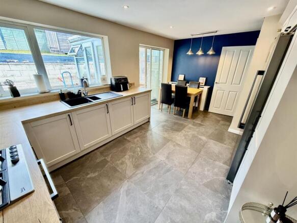Kitchen/Dining Room