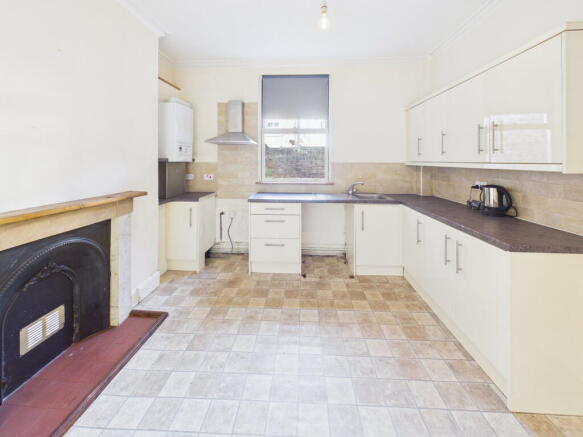 6 bed Town House for sale Image 5