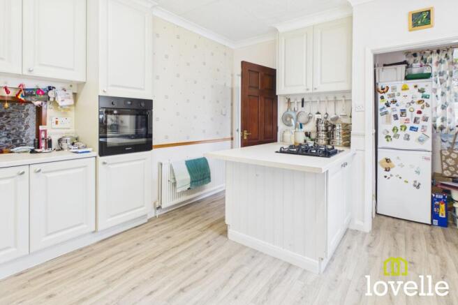 4 bed Detached for sale Image 5