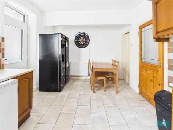 3 bed Terraced for sale Image 8