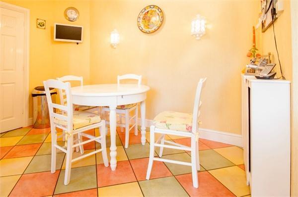 Breakfast Kitchen